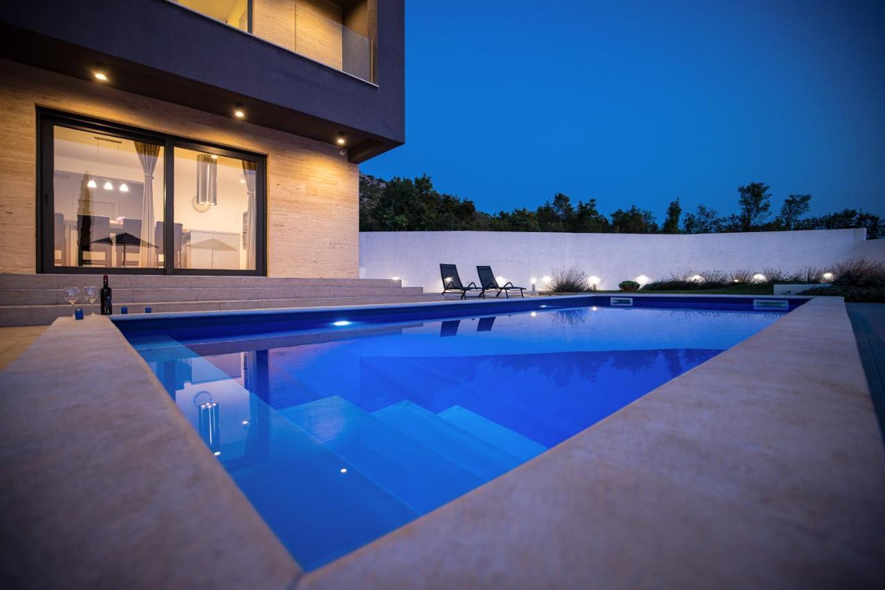 فيلا Royal Promons - Heated Pool ستاريغغاد باكلينتسا المظهر الخارجي الصورة
